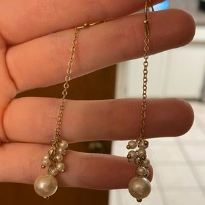 gold dangling pearl earrings